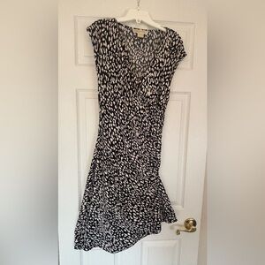 Michael Kors Black & White Print Cap Sleeve Asymmetrical Dress Like New size 6